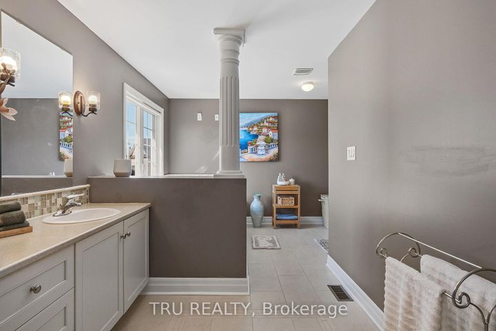 Photo 34 at 380 Blackleaf Drive, Nepean (Stonebridge), Ottawa