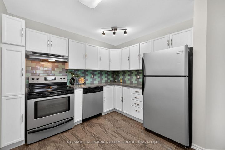 Photo 12 at 80 PICKWICK Drive, Nepean (Cedargrove/Fraserdale), Ottawa