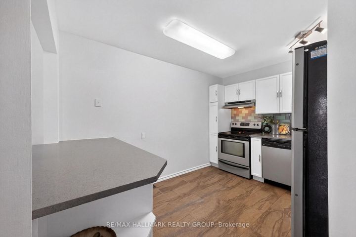 Photo 16 at 80 PICKWICK Drive, Nepean (Cedargrove/Fraserdale), Ottawa