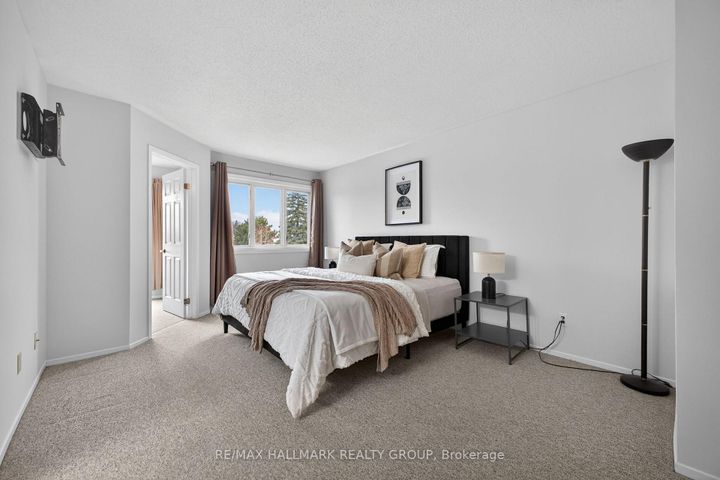 Photo 17 at 80 PICKWICK Drive, Nepean (Cedargrove/Fraserdale), Ottawa