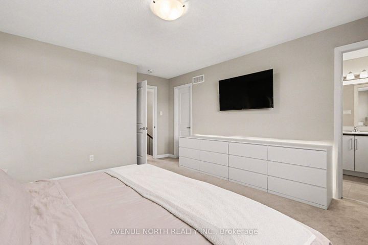 Photo 10 at 159 Bending Way, Nepean (Hearts Desire), Ottawa