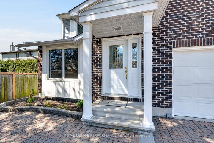 Photo 4 at 13 Valley Ridge Street, Nepean (Borden Farm/Stewart Farm/Carleton Heights/Parkwood Hills), Ottawa