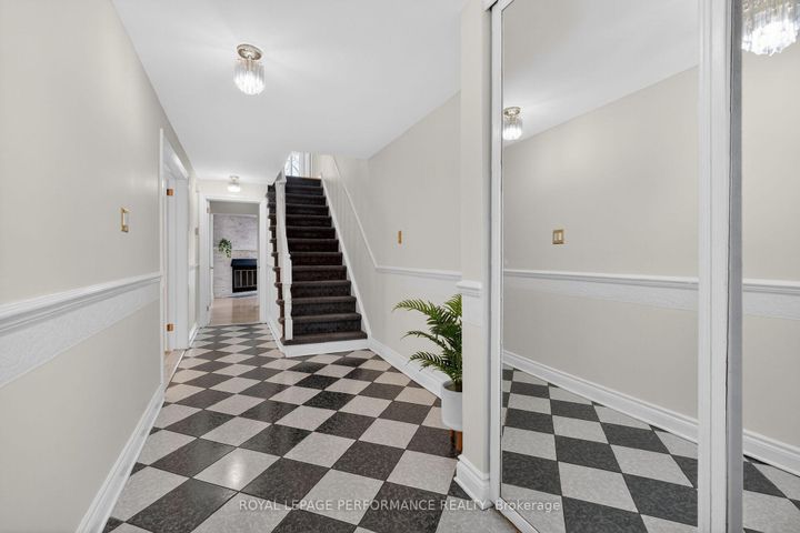 Photo 5 at 13 Valley Ridge Street, Nepean (Borden Farm/Stewart Farm/Carleton Heights/Parkwood Hills), Ottawa