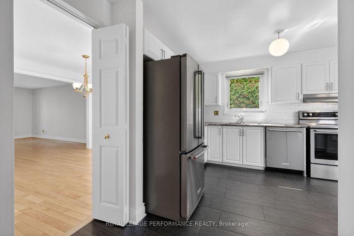 Photo 11 at 13 Valley Ridge Street, Nepean (Borden Farm/Stewart Farm/Carleton Heights/Parkwood Hills), Ottawa