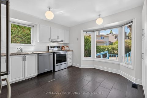 Photo 12 at 13 Valley Ridge Street, Nepean (Borden Farm/Stewart Farm/Carleton Heights/Parkwood Hills), Ottawa