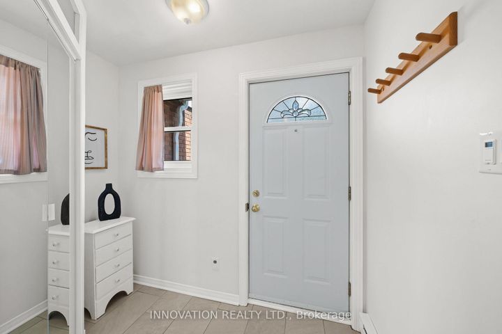 Photo 1 at 22 - 920 Dynes Road, Nepean (Carleton Square), Ottawa