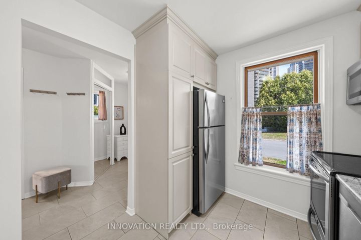 Photo 5 at 22 - 920 Dynes Road, Nepean (Carleton Square), Ottawa