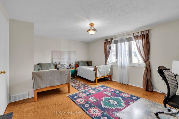 Photo 9 at 730 Malibu Terrace, Nepean (Courtland Park), Ottawa