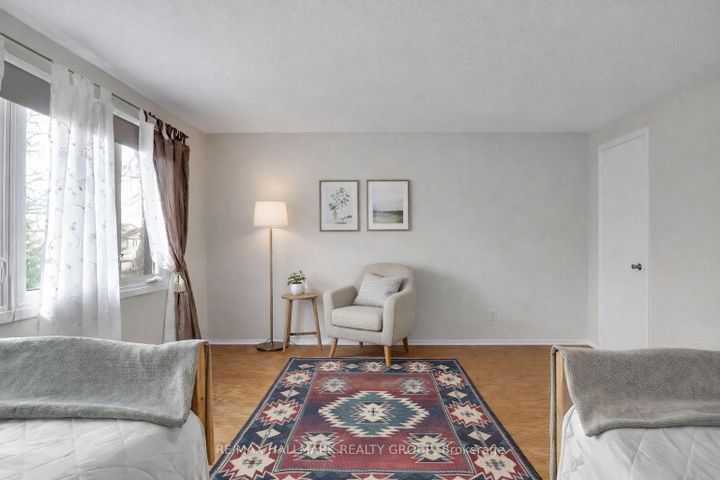 Photo 12 at 730 Malibu Terrace, Nepean (Courtland Park), Ottawa
