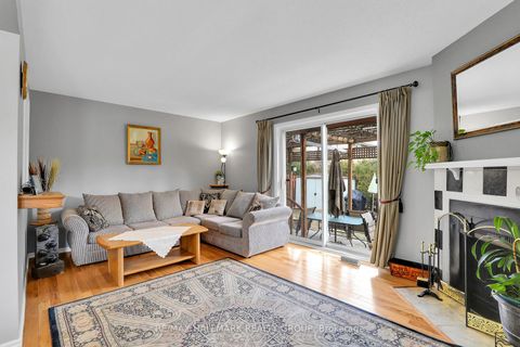 Photo 4 at 730 Malibu Terrace, Nepean (Courtland Park), Ottawa