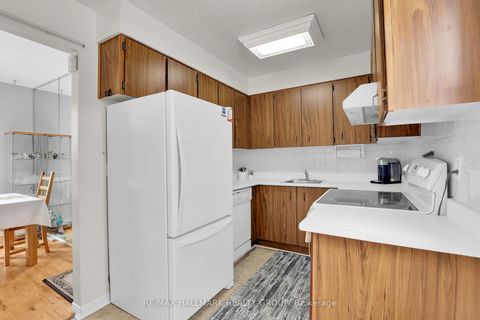 Photo 6 at 730 Malibu Terrace, Nepean (Courtland Park), Ottawa