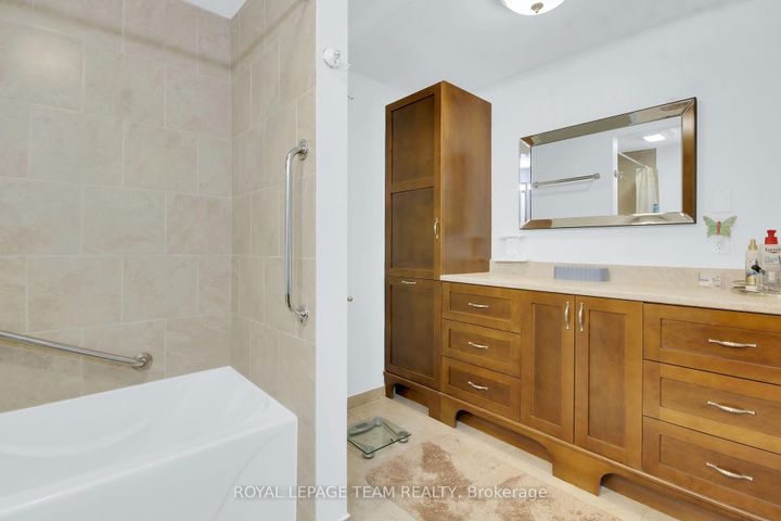 Photo 30 at D - 30 Black Forest Lane, Nepean (Arbeatha Park), Ottawa