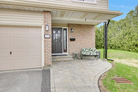 Photo 2 at D - 30 Black Forest Lane, Nepean (Arbeatha Park), Ottawa