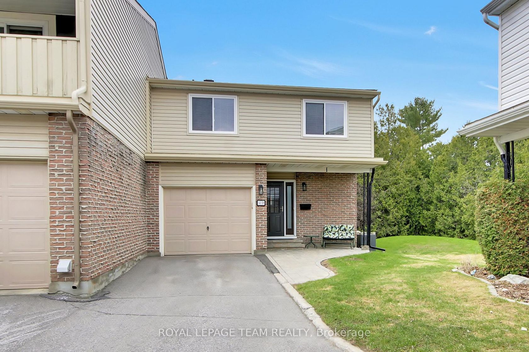 D - 30 Black Forest Lane, Nepean (Arbeatha Park), Ottawa 