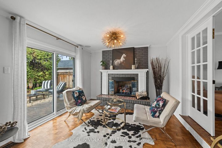 Photo 6 at 1 Erinlea Court, Nepean (Pineglen/Country Place), Ottawa