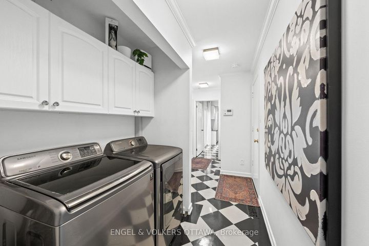 Photo 15 at 1 Erinlea Court, Nepean (Pineglen/Country Place), Ottawa