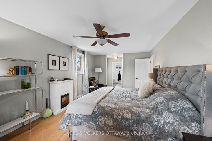 Photo 19 at 1 Erinlea Court, Nepean (Pineglen/Country Place), Ottawa