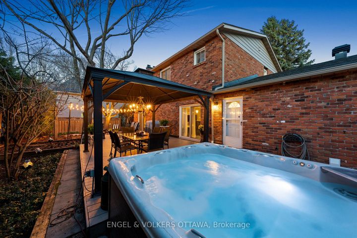 Photo 31 at 1 Erinlea Court, Nepean (Pineglen/Country Place), Ottawa