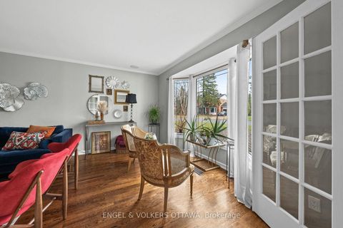 Photo 4 at 1 Erinlea Court, Nepean (Pineglen/Country Place), Ottawa