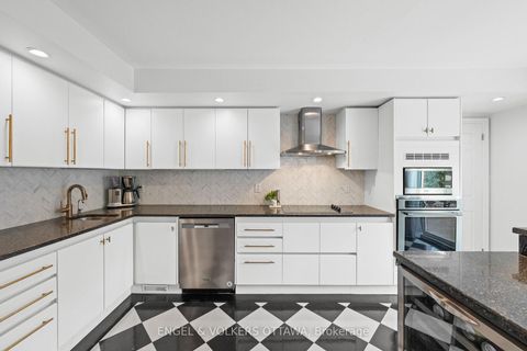 Photo 10 at 1 Erinlea Court, Nepean (Pineglen/Country Place), Ottawa