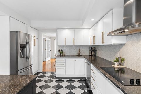 Photo 11 at 1 Erinlea Court, Nepean (Pineglen/Country Place), Ottawa