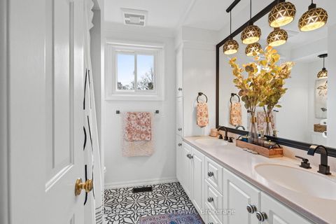 Photo 28 at 1 Erinlea Court, Nepean (Pineglen/Country Place), Ottawa