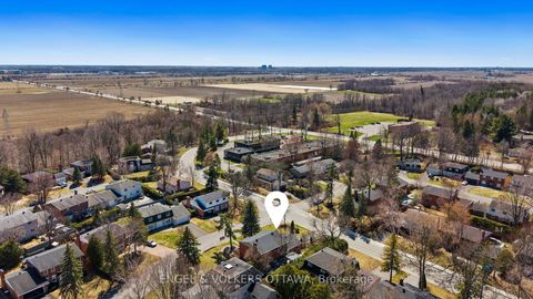 Photo 40 at 1 Erinlea Court, Nepean (Pineglen/Country Place), Ottawa