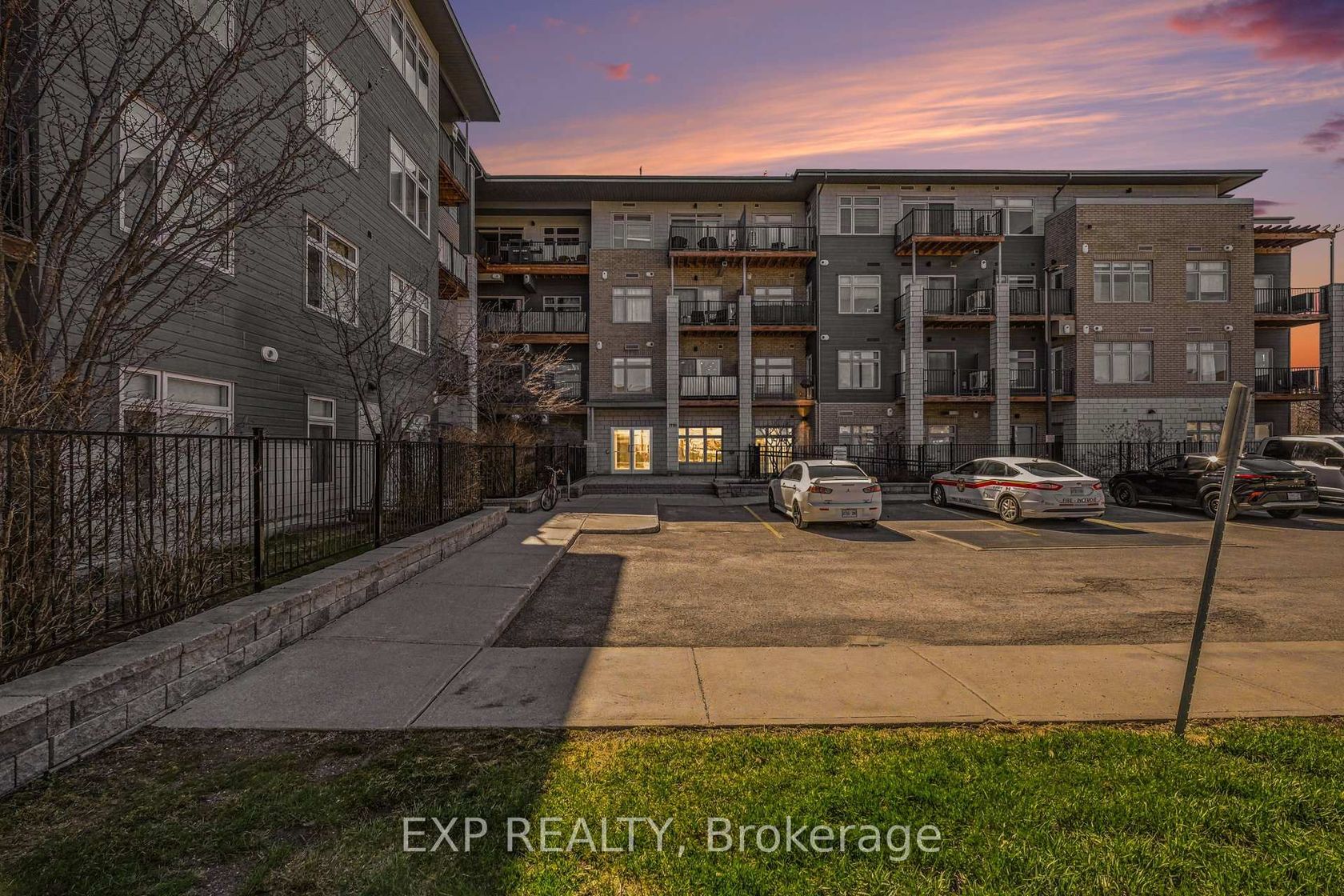 110 - 2785 Baseline Road, Nepean (Redwood Park), Ottawa 