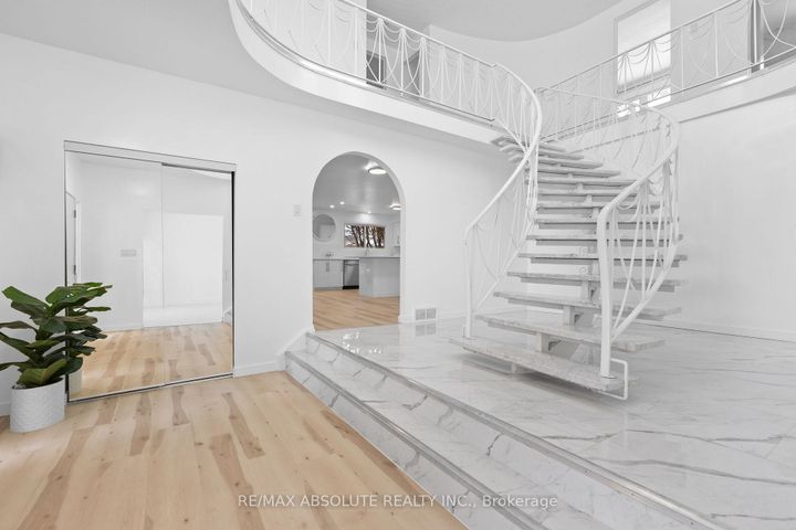 Photo 3 at 1444 Normandy Crescent, Nepean (Carleton Heights), Ottawa