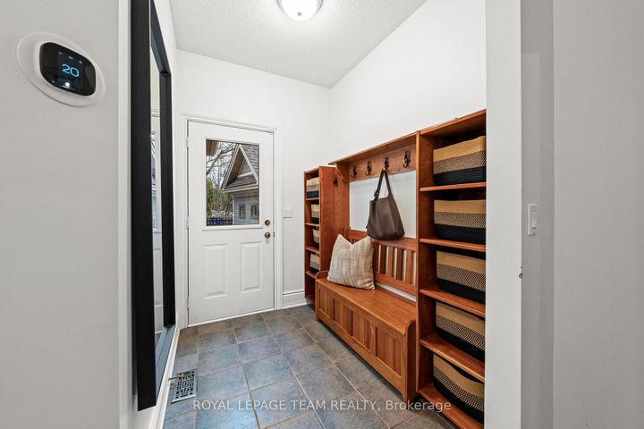 Photo 16 at 17 Craigmohr Court, Nepean (Craig Henry/Woodvale), Ottawa