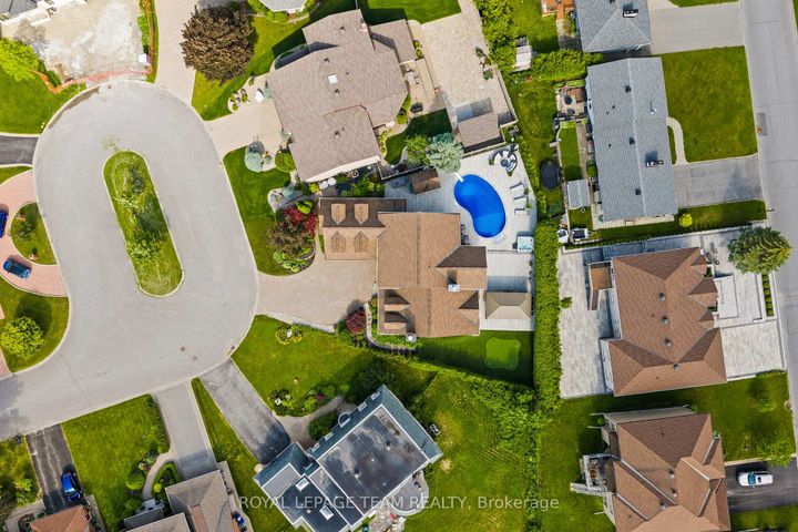 Photo 42 at 17 Craigmohr Court, Nepean (Craig Henry/Woodvale), Ottawa