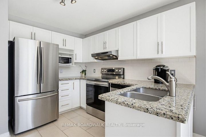 Photo 14 at 10 Valemont Street, Nepean (Barrhaven East), Ottawa