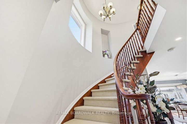 Photo 19 at 10 Valemont Street, Nepean (Barrhaven East), Ottawa