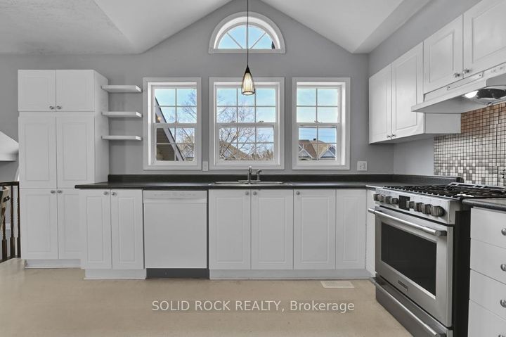 Photo 5 at 33 Boulder Way, Nepean (Longfields), Ottawa