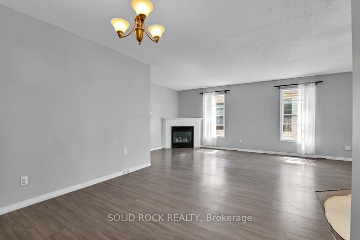 Photo 9 at 33 Boulder Way, Nepean (Longfields), Ottawa