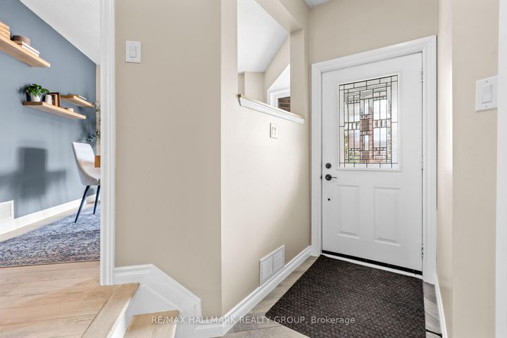 Photo 3 at 25 Oriska Way, Nepean (Longfields), Ottawa