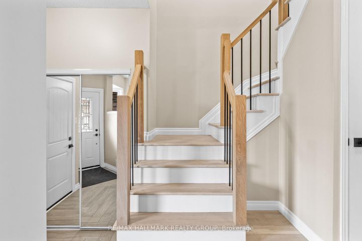 Photo 14 at 25 Oriska Way, Nepean (Longfields), Ottawa