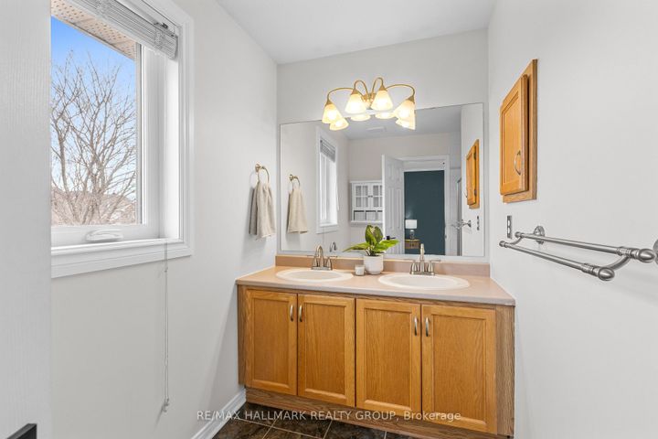 Photo 18 at 25 Oriska Way, Nepean (Longfields), Ottawa