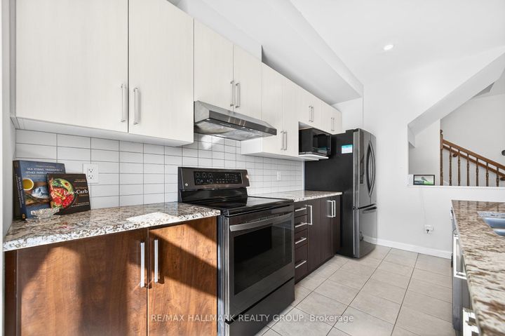 Photo 12 at 562 Clemency Crescent, Nepean (Heritage Park), Ottawa