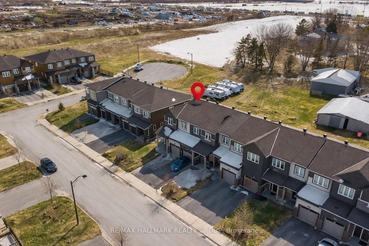 Photo 31 at 562 Clemency Crescent, Nepean (Heritage Park), Ottawa