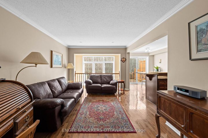 Photo 4 at 25 Goldthorpe Private, Nepean (Stonebridge), Ottawa