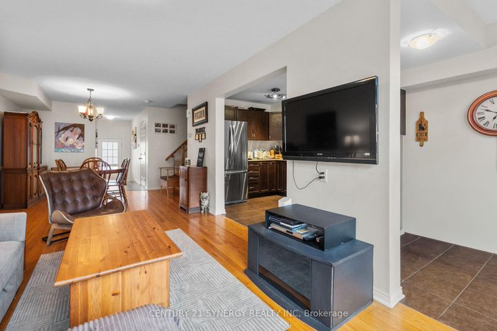 Photo 7 at 220 Lamplighters Drive, Nepean (Cedargrove/Fraserdale), Ottawa