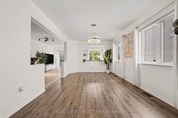 Photo 7 at 135 Lockhaven Private, Nepean (Stonebridge), Ottawa