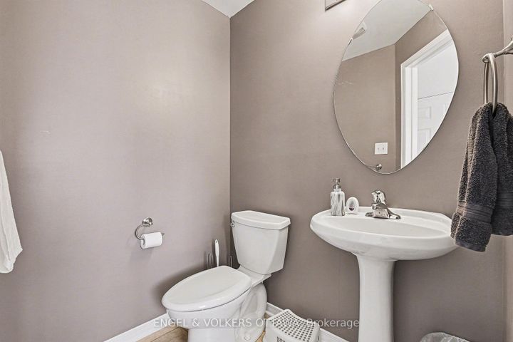Photo 12 at 135 Lockhaven Private, Nepean (Stonebridge), Ottawa