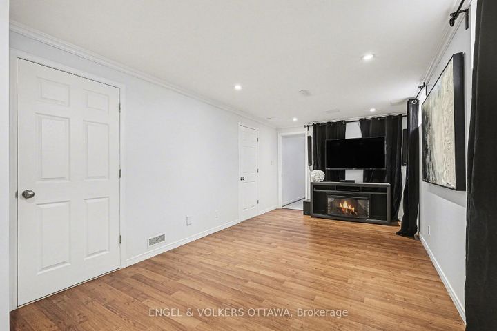 Photo 22 at 135 Lockhaven Private, Nepean (Stonebridge), Ottawa