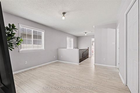 Photo 13 at 135 Lockhaven Private, Nepean (Stonebridge), Ottawa