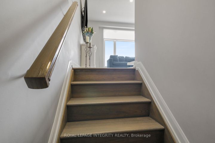 Photo 9 at 2722 Draper Avenue, Nepean (Redwood Park), Ottawa