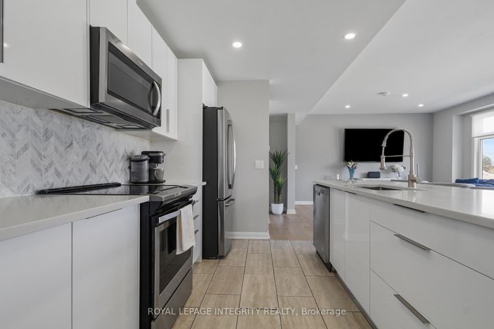 Photo 17 at 2722 Draper Avenue, Nepean (Redwood Park), Ottawa