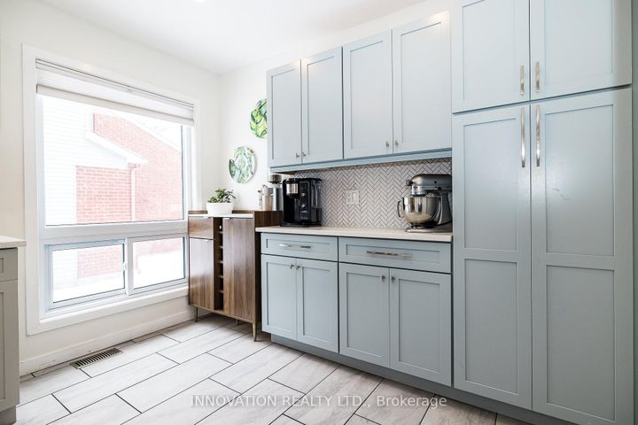 Photo 13 at 128 Pickwick Drive, Nepean (Cedargrove/Fraserdale), Ottawa