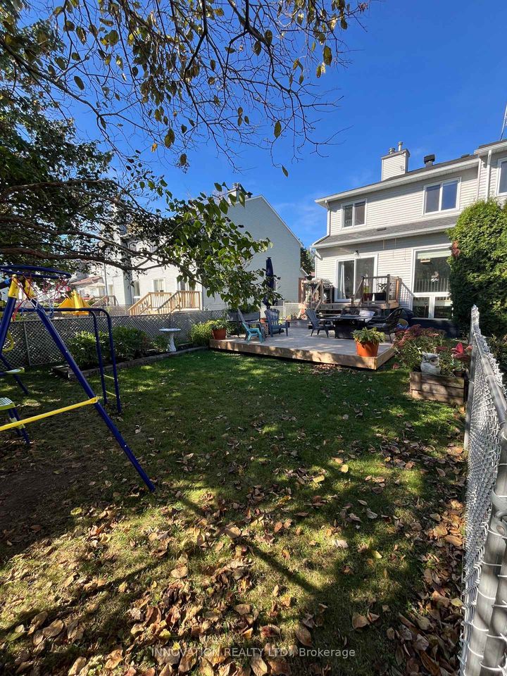 Photo 30 at 128 Pickwick Drive, Nepean (Cedargrove/Fraserdale), Ottawa